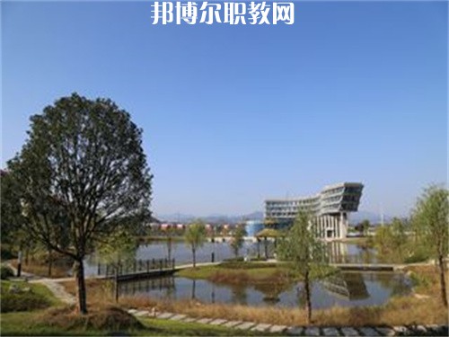 峨山縣職業(yè)高級中學(xué)2022年報名條件、招生要求、招生對象