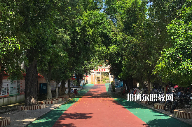 曲靖富源職業(yè)技術(shù)學(xué)校2022年報(bào)名條件、招生要求、招生對(duì)象