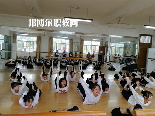 黃山炎培職業(yè)學(xué)校2022年報(bào)名條件、招生要求、招生對(duì)象