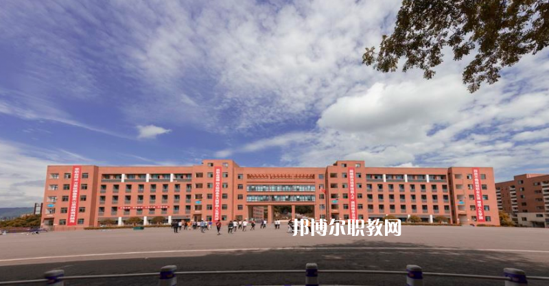 重慶綦江職業(yè)教育中心2022年學(xué)費、收費多少