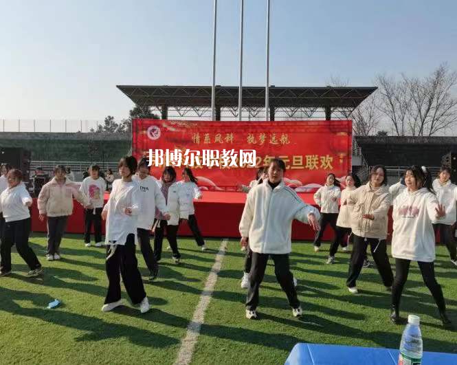 鳳陽科技學(xué)校2022年報(bào)名條件、招生要求、招生對(duì)象