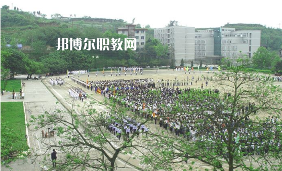 內(nèi)江鐵路機(jī)械學(xué)校2022年報(bào)名條件、招生要求、招生對象