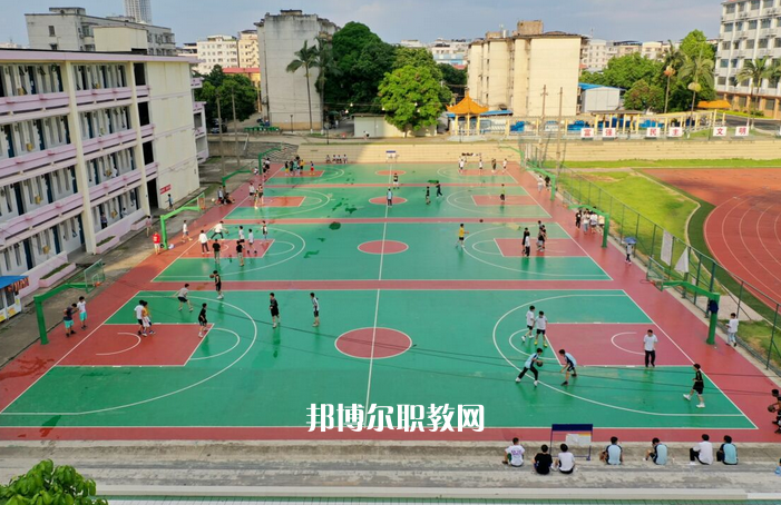 文山衛(wèi)生學(xué)校2022年學(xué)費(fèi)、收費(fèi)多少