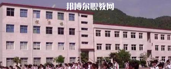 岳池白廟職業(yè)中學(xué)校2022年招生辦聯(lián)系電話(huà)