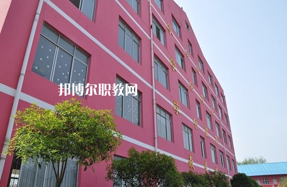 麗江民族中等專業(yè)學校2022年報名條件、招生要求、招生對象