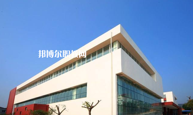四川省射洪縣職業(yè)中專學校2022年宿舍條件