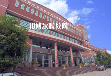 云南曲靖應(yīng)用技術(shù)學(xué)校2022年招生辦聯(lián)系電話(huà)