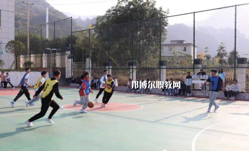 思茅衛(wèi)生學(xué)校2022年招生辦聯(lián)系電話(huà)