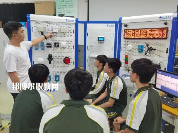 東莞商業(yè)學(xué)校2022年學(xué)費(fèi)、收費(fèi)多少