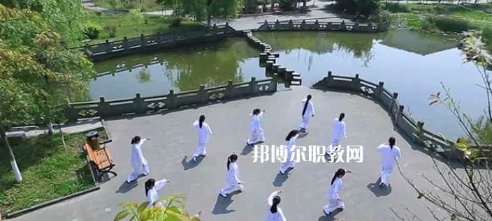 四川愛華學(xué)院怎么樣、好不好