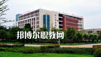 西南醫(yī)科大學(xué)護理學(xué)院附屬衛(wèi)生學(xué)校2022年報名條件、招生要求、招生對象