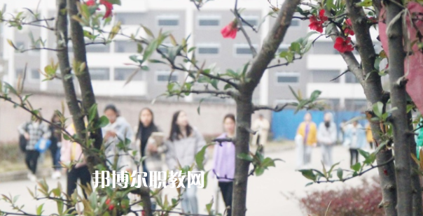 南充工貿(mào)科技職業(yè)學校2022年報名條件、招生要求、招生對象