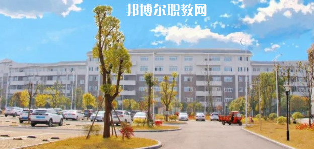 南充工貿科技職業(yè)學校2022年招生辦聯(lián)系電話