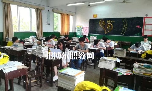湘潭縣就業(yè)職業(yè)技術(shù)學(xué)校2022年報(bào)名條件、招生要求、招生對象