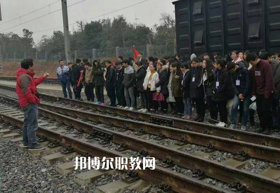 甘肅2022年鐵路學(xué)?？梢詫W(xué)什么