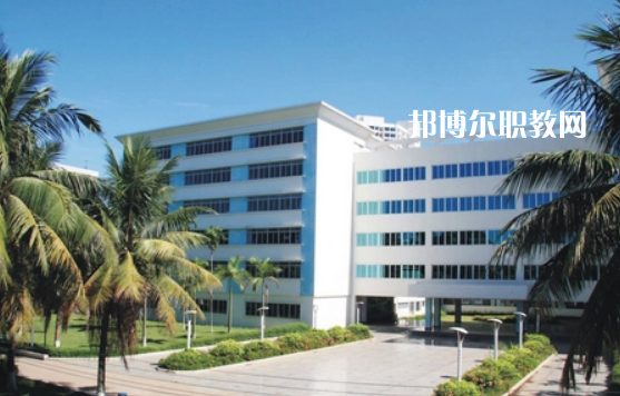 海南省衛(wèi)生學校2022年報名條件、招生要求、招生對象