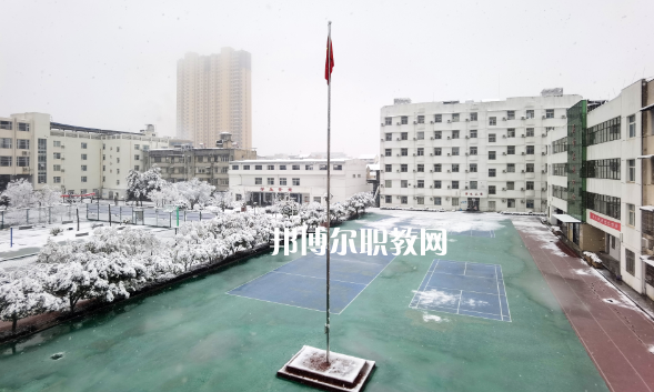 武漢第二衛(wèi)生學(xué)校2022年報(bào)名條件、招生要求、招生對(duì)象