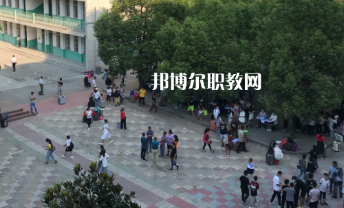 老河口職業(yè)技術(shù)學(xué)校2022年報(bào)名條件、招生要求、招生對(duì)象