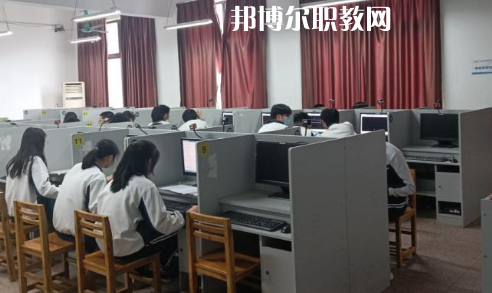 武漢建設(shè)學(xué)校2022年報名條件、招生要求、招生對象