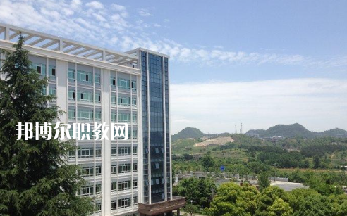 荊州機械電子工業(yè)學(xué)校2022年招生辦聯(lián)系電話