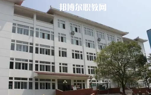 恩施衛(wèi)生學(xué)校2022年報(bào)名條件、招生要求、招生對(duì)象