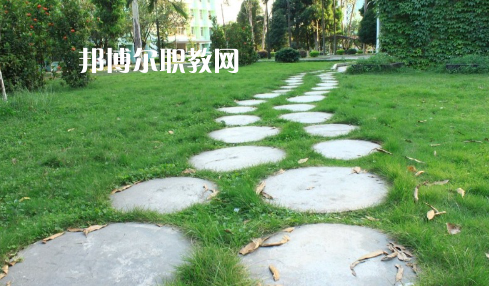 江漢油田職業(yè)技術(shù)學(xué)校2022年招生辦聯(lián)系電話(huà)