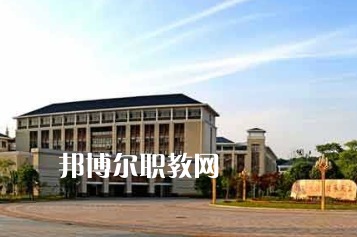 江漢油田職業(yè)技術(shù)學(xué)校2022年報(bào)名條件、招生要求、招生對(duì)象