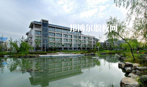 襄樊工業(yè)學(xué)校2022年報(bào)名條件、招生要求、招生對(duì)象