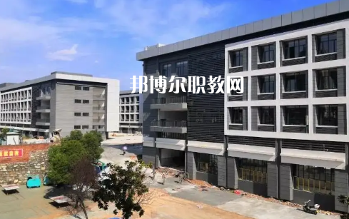 鄖西職業(yè)技術學校2022年報名條件、招生要求、招生對象