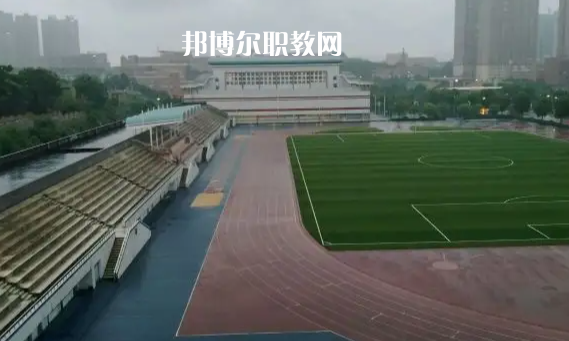 長沙賀龍?bào)w育運(yùn)動學(xué)校