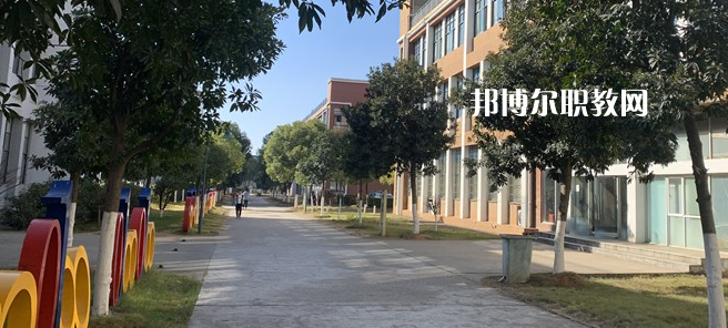 南昌智遠(yuǎn)技工學(xué)校2023年報名條件、招生要求、招生對象