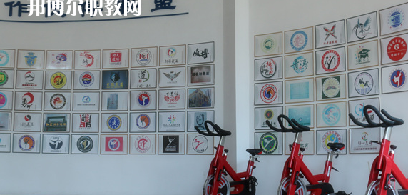 德陽(yáng)弘正科技職業(yè)學(xué)校2023年報(bào)名條件、招生要求、招生對(duì)象
