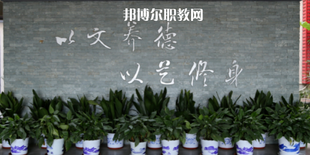 張家港市舞蹈學(xué)校地址在哪里，哪個(gè)地區(qū)，哪個(gè)城市?