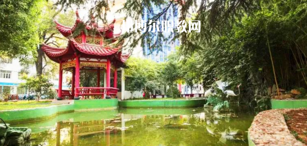 連云港市藝術(shù)學(xué)校地址在哪里，哪個(gè)地區(qū)，哪個(gè)城市?