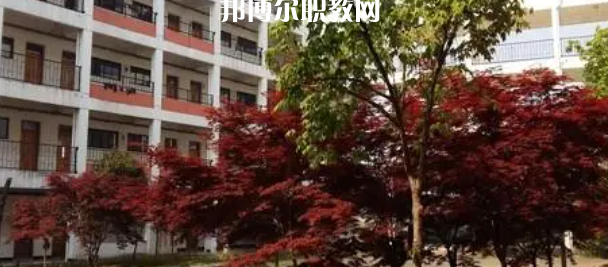 江蘇省寶應(yīng)中等專業(yè)學(xué)校地址在哪里，哪個(gè)地區(qū)，哪個(gè)城市?