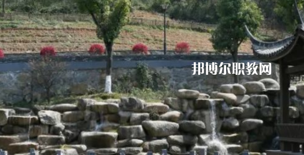 杭州市富陽區(qū)職業(yè)高級中學(xué)地址在哪里，哪個地區(qū)，哪個城市?