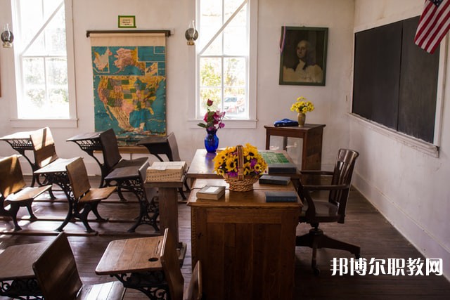 云南省輕工業(yè)學(xué)校有哪些招生專(zhuān)業(yè)（2023年）