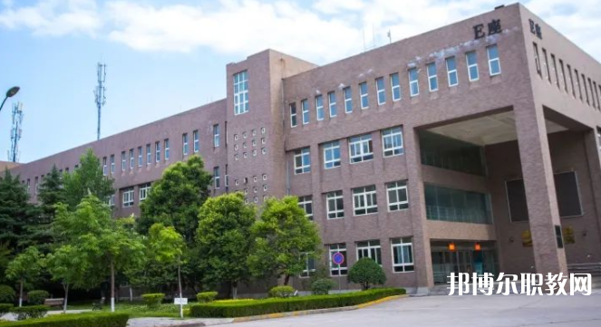 西安技師學(xué)院地址，乘車路線