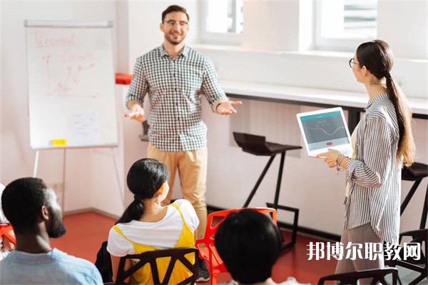 荊門財經(jīng)學校有哪些招生專業(yè)（2023年）