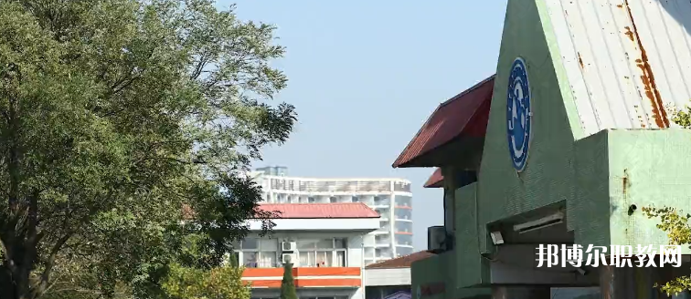 秦皇島市體育舞蹈中等專業(yè)學校地址，乘車路線