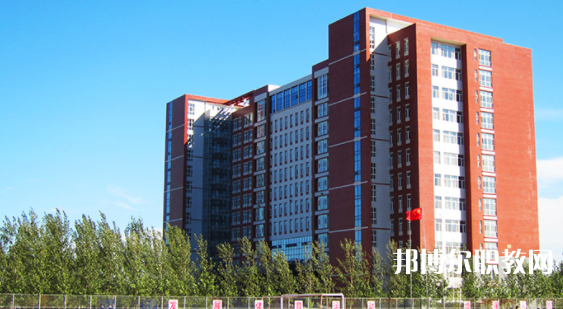 保定市科技中等專業(yè)學(xué)校地址,乘車路線