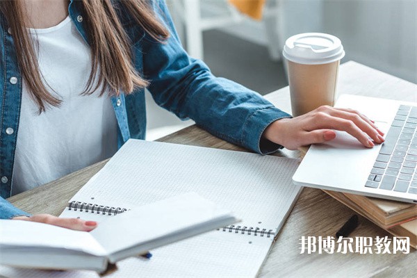 重慶哪里的中職學(xué)校能讀文秘與現(xiàn)代辦公專業(yè) 重慶哪里的中職學(xué)校能讀文秘與現(xiàn)代辦公專業(yè)