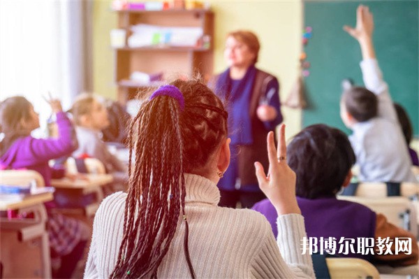 河北哪里的技工學(xué)校能讀工業(yè)機器人技術(shù)專業(yè) 河北哪里的技工學(xué)校能讀工業(yè)機器人技術(shù)專業(yè)