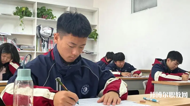 2023鄭州創(chuàng)新科技中等專業(yè)學校招生計劃 招生人數(shù)是多少(附要求、條件、對象)