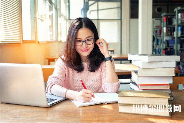 江蘇哪里的中職學(xué)校能讀器樂演奏專業(yè) 江蘇哪里的中職學(xué)校能讀器樂演奏專業(yè)