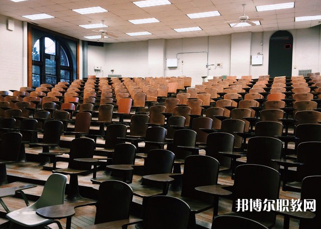 江蘇哪里的中專學(xué)校能讀新媒體專業(yè) 江蘇哪里的中專學(xué)校能讀新媒體專業(yè)