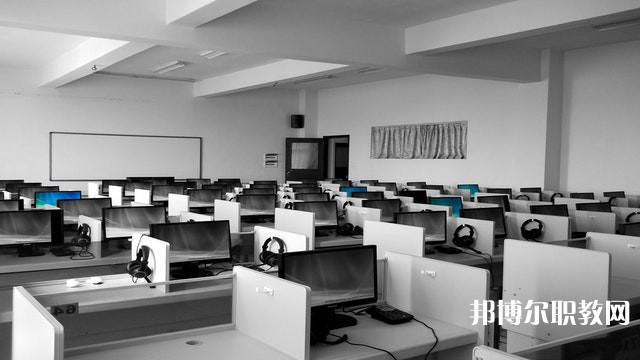 河南哪里的中職學校能讀農(nóng)業(yè)機械化專業(yè)