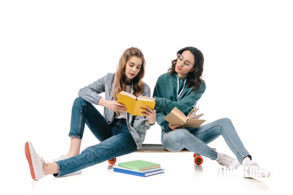 湖北哪里的中專學(xué)校能讀曲藝專業(yè)專業(yè) 湖北哪里的中專學(xué)校能讀曲藝專業(yè)專業(yè)