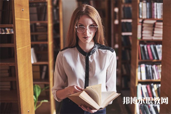 湖北哪里的職業(yè)學(xué)校能讀無(wú)人機(jī)應(yīng)用技術(shù)專業(yè) 湖北哪里的職業(yè)學(xué)校能讀無(wú)人機(jī)應(yīng)用技術(shù)專業(yè)