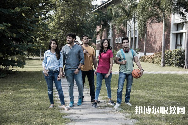 湖南哪里的中職學校能讀老年護理專業(yè)